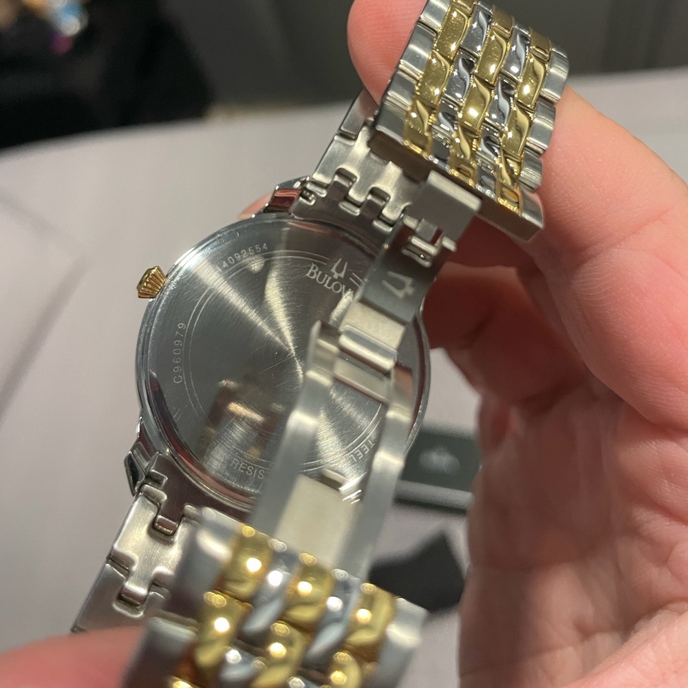 Bulova 98A121 Men’s Watch - Picture 8 of 10